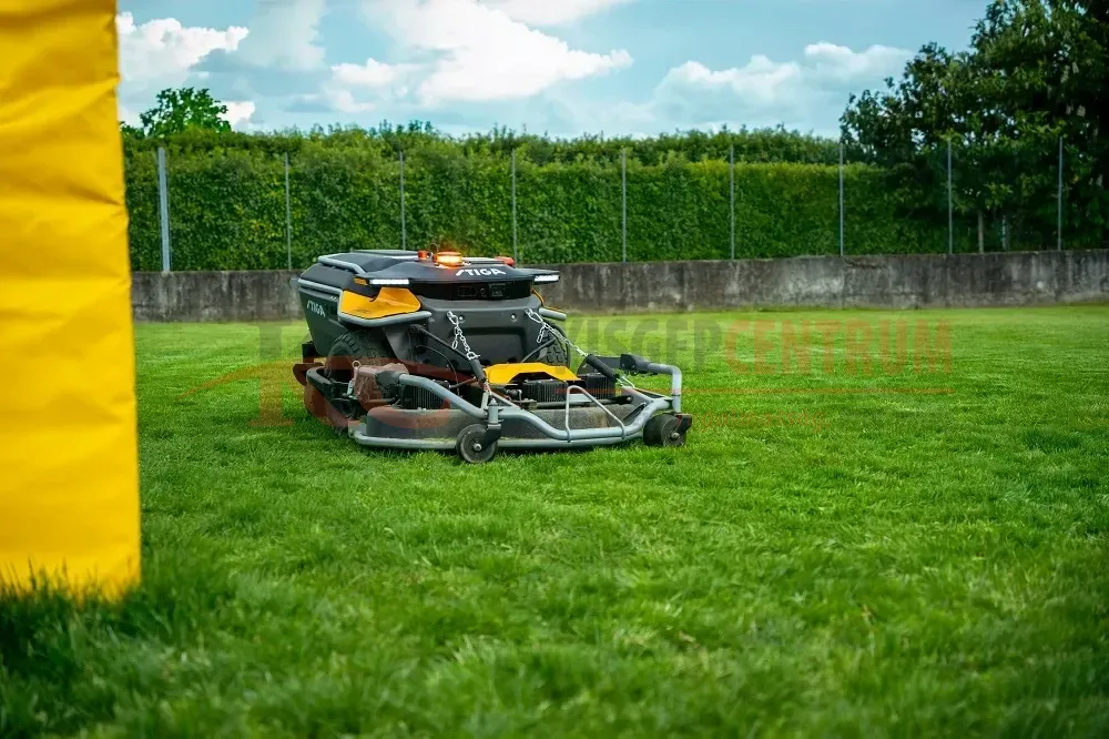 STIGA  robotfűnyíró APX Pro  Kit (vágóasztallal, akkumulátorral és töltővel) — 2. fotó